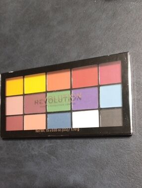 Makeup Revolution Reloaded Eyeshadow Pallette- Marvelous Mattes